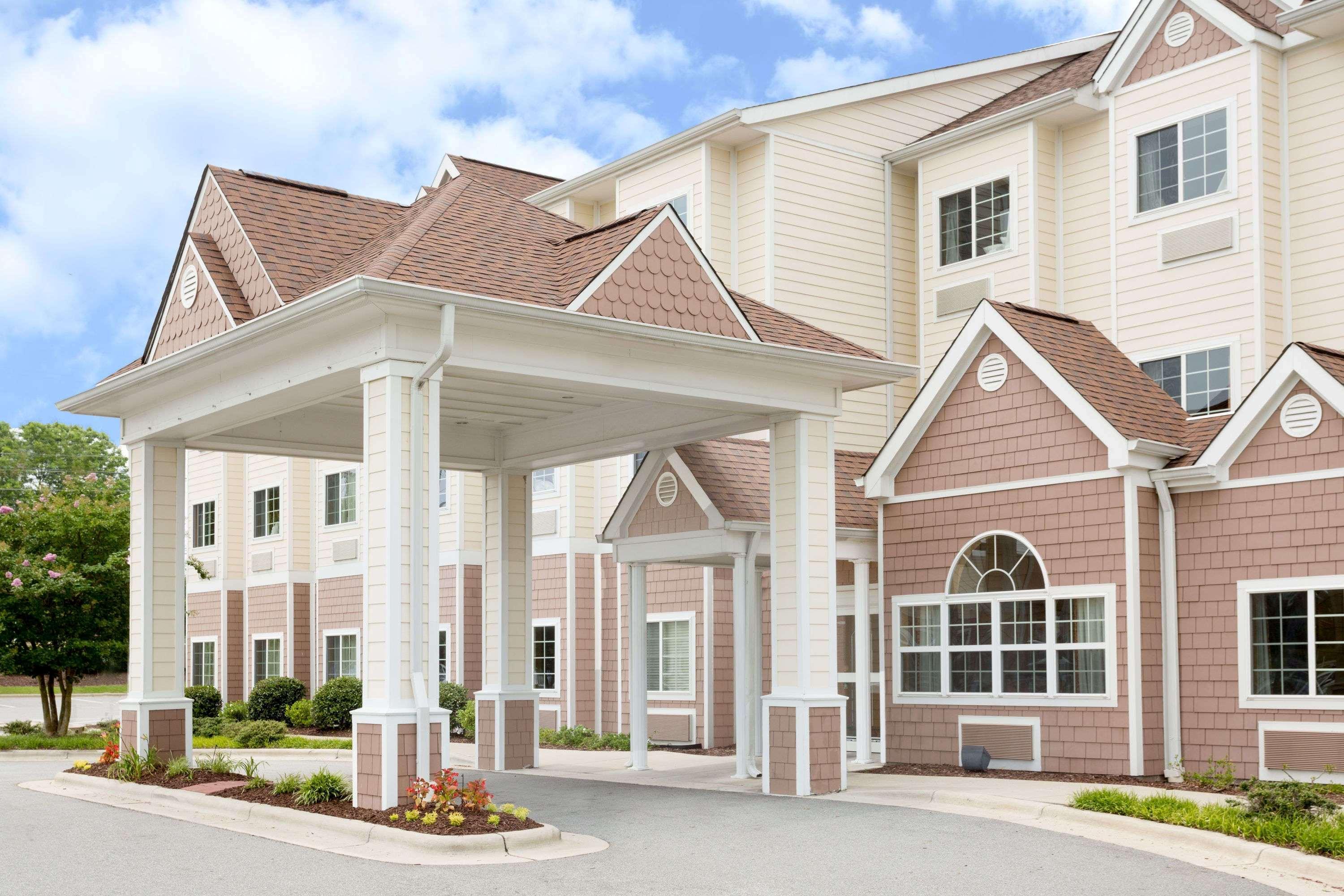 Microtel Inn & Suites By Wyndham University Medical Park Greenville Exterior photo